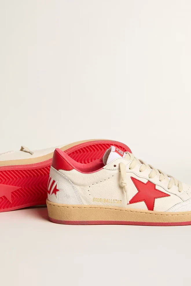 Ball Star Wishes in pelle bianca con stella e talloncino rossi