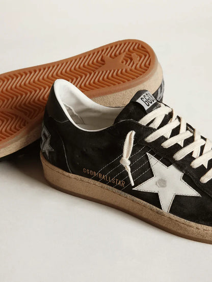 Ball Star in suede nero con stella in pelle bianca