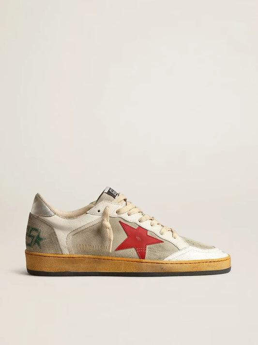 Ball Star in suede grigio con stella rossa e talloncino argento