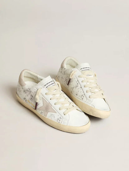 Super-Star LTD CNY in pelle bianca con scritte sulla tomaia