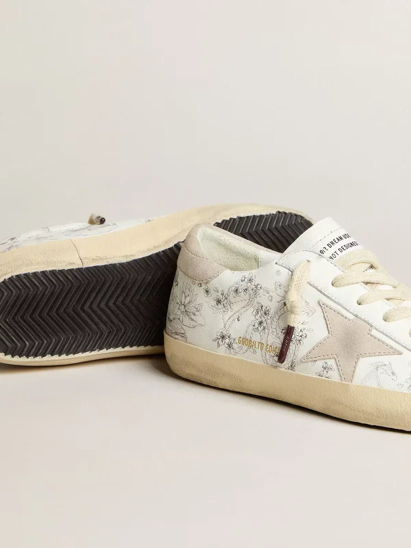 Super-Star LTD CNY in pelle bianca con scritte sulla tomaia