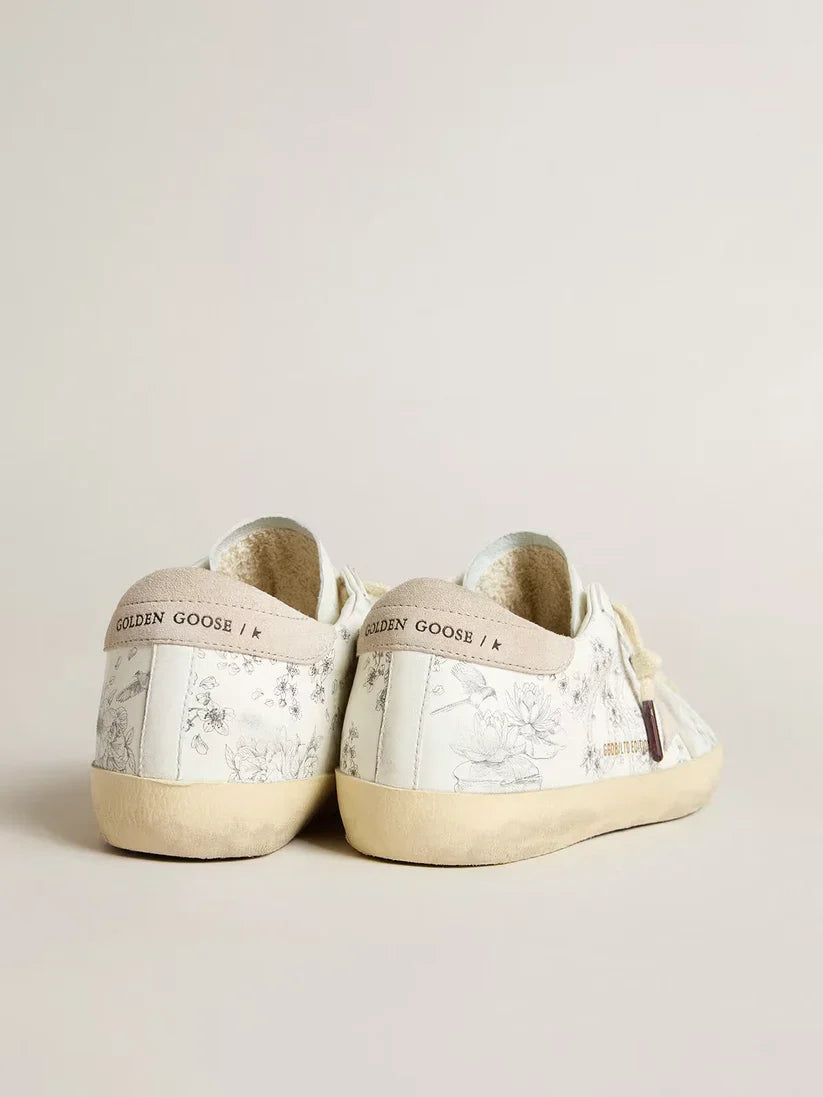 Super-Star LTD CNY in pelle bianca con scritte sulla tomaia