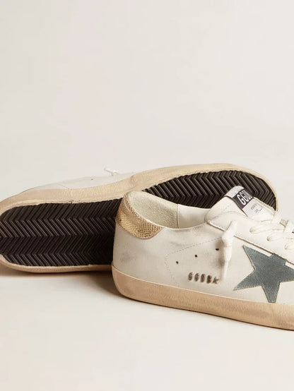 Super-Star con stella in suede e talloncino in pelle pitonata platino