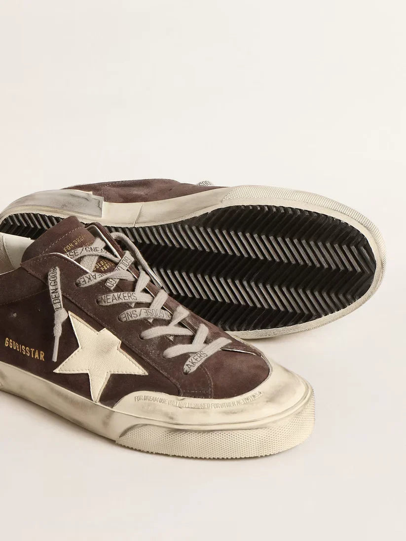 Super-Star in suede grigio con stella e talloncino in nappa écru